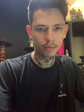 Snapshot of craxybaby chatting on 12.17.25 craxybaby online show from 12.17.25