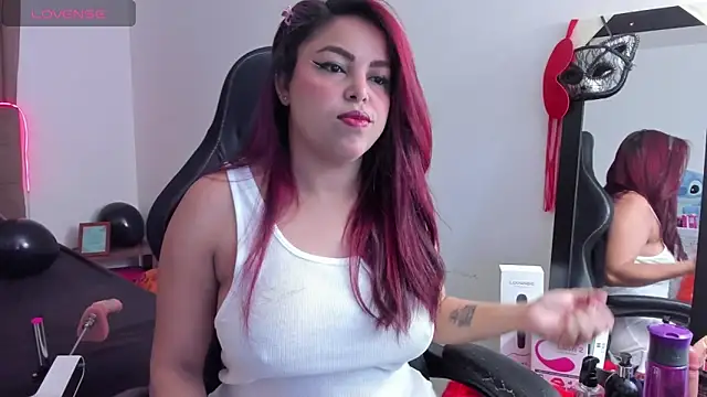 Mehlany Moretz online show from 11.15.25