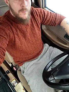 Snapshot of LucysSluttyHubby chatting on 01.15.26 LucysSluttyHubby online show from 01.15.26