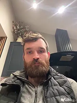 Snapshot of LKC94 chatting on 03.16.25 LKC94 online show from 03.16.25