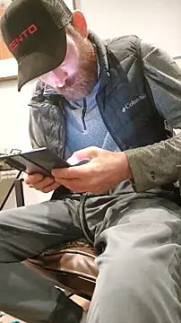 Snapshot of LKC94 chatting on 11.08.25 LKC94 online show from 11.08.25