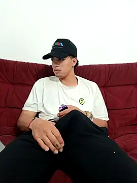 Snapshot of raborda chatting on 03.22.25 raborda online show from 03.22.25