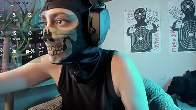 Snapshot of cos_operator chatting on 09.17.25 cos operator online show from 09.17.25