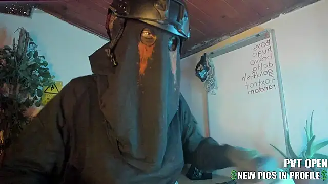 Snapshot of cos_operator chatting on 01.31.26 cos operator online show from 01.31.26