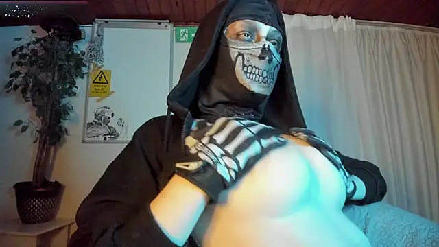 Snapshot of cos_operator chatting on 03.28.26 cos operator online show from 03.28.26