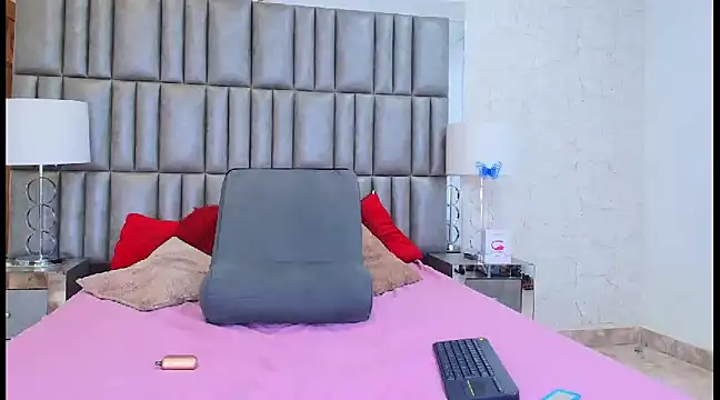 Snapshot of CamilaJohnston chatting on 03.15.25 CamilaJohnston online show from 03.15.25