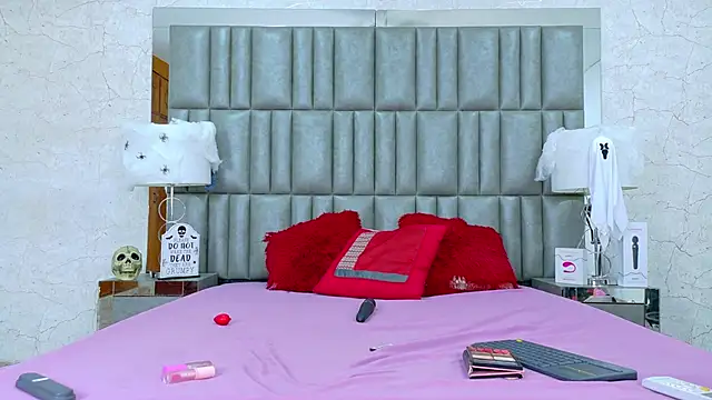 Snapshot of CamilaJohnston chatting on 10.16.25 CamilaJohnston online show from 10.16.25