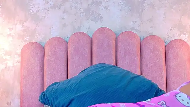 Snapshot of CamilaJohnston chatting on 11.21.25 CamilaJohnston online show from 11.21.25