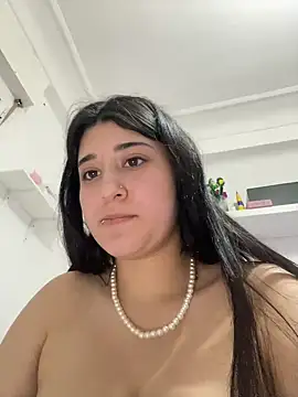 Snapshot of SashaLuss_ chatting on 03.17.25 SashaLuss online show from 03.17.25