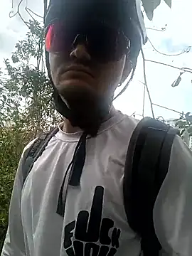 Snapshot of JuanMaty chatting on 11.09.25 JuanMaty online show from 11.09.25