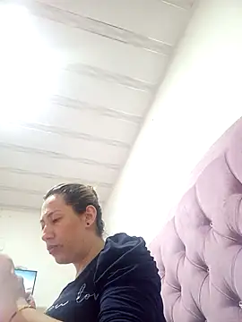 Snapshot of melany-92xxx chatting on 12.15.25 melany-92xxx online show from 12.15.25