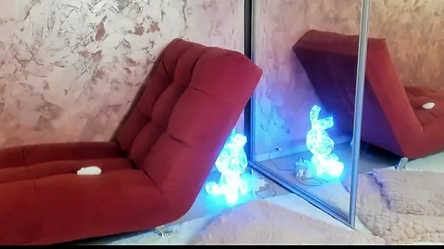 Snapshot of LesyaTouch chatting on 12.13.25 LesyaTouch online show from 12.13.25