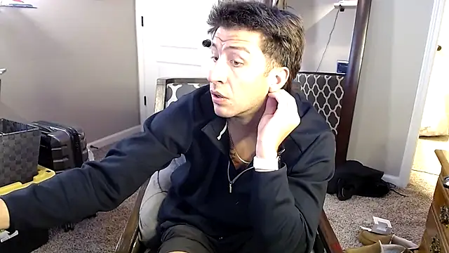 Snapshot of MidwestStroke chatting on 11.06.25 MidwestStroke online show from 11.06.25