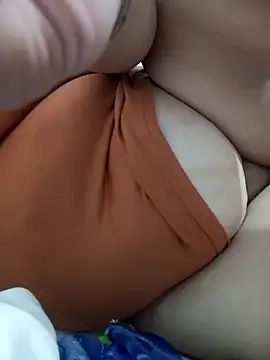 Snapshot of aliciaxm chatting on 12.18.25 aliciaxm online show from 12.18.25