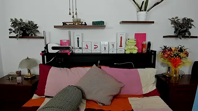 HaleyReedme online show from 06.10.26