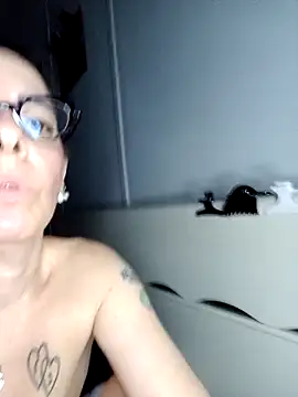 Snapshot of Ginevra_75 chatting on 12.01.25 Ginevra 75 online show from 12.01.25