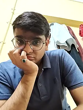 Snapshot of sutfvkii chatting on 03.20.25 sutfvkii online show from 03.20.25