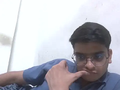 Snapshot of sutfvkii chatting on 09.26.25 sutfvkii online show from 09.26.25