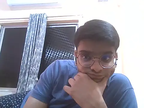 Snapshot of sutfvkii chatting on 10.15.25 sutfvkii online show from 10.15.25