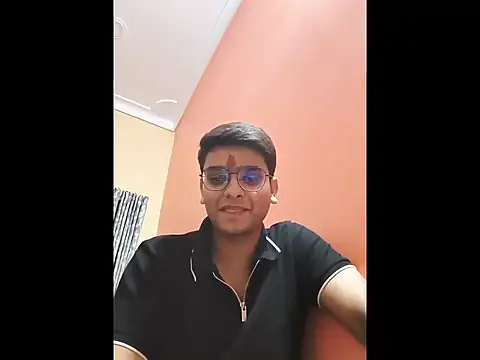 Snapshot of sutfvkii chatting on 10.18.25 sutfvkii online show from 10.18.25