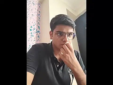 Snapshot of sutfvkii chatting on 10.24.25 sutfvkii online show from 10.24.25