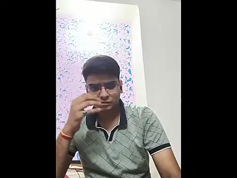 Snapshot of sutfvkii chatting on 10.29.25 sutfvkii online show from 10.29.25