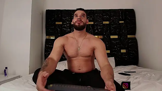 Snapshot of chris_blake__ chatting on 09.23.25 chris blake   online show from 09.23.25