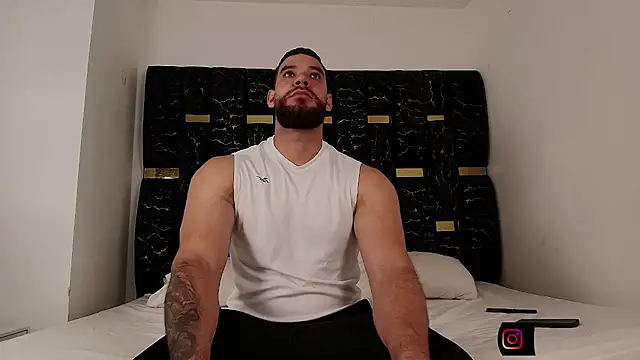 Snapshot of chris_blake__ chatting on 10.04.25 chris blake   online show from 10.04.25