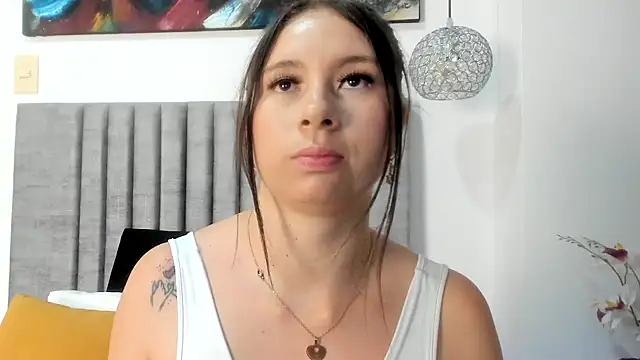 Snapshot of BeckyVidal chatting on 10.29.25 BeckyVidal online show from 10.29.25