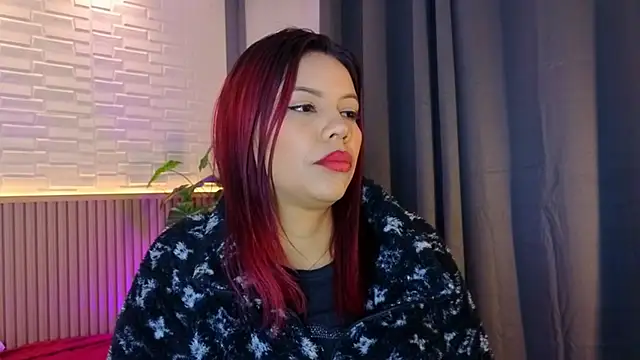 Snapshot of TiffanyWalk chatting on 11.16.25 TiffanyWalk online show from 11.16.25