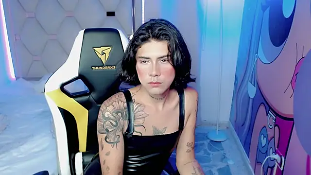 Snapshot of Zion_Moore chatting on 03.12.25 Zion Moore online show from 03.12.25