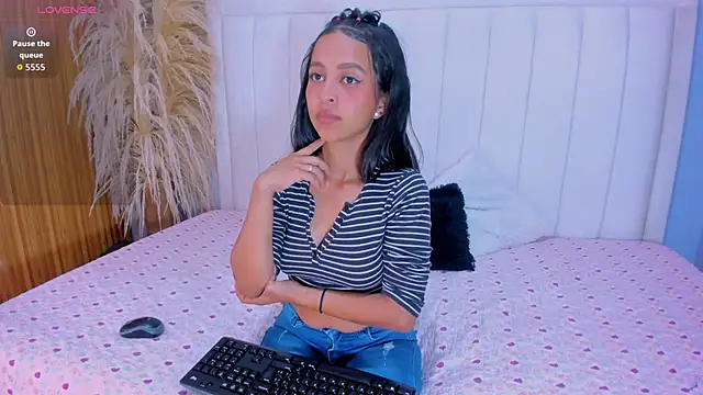 Snapshot of tianna_princess chatting on 09.19.25 tianna princess online show from 09.19.25