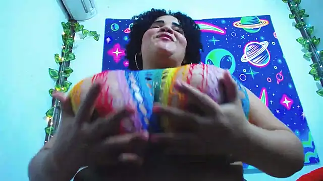 Snapshot of latina_bigboos25 chatting on 01.06.26 latina bigboos25 online show from 01.06.26