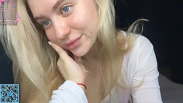 Snapshot of RadiantBliss chatting on 10.29.25 RadiantBliss online show from 10.29.25