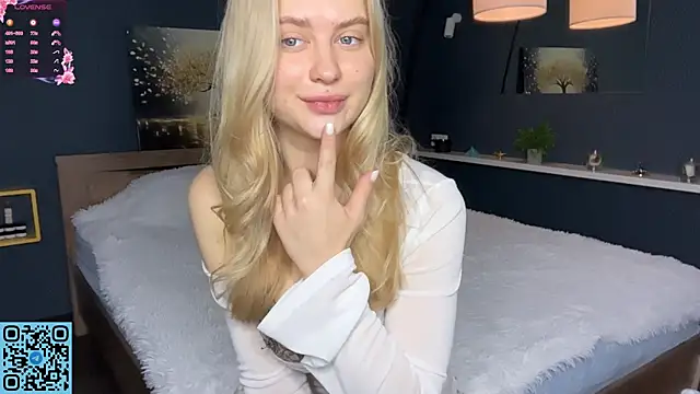 Snapshot of RadiantBliss chatting on 11.01.25 RadiantBliss online show from 11.01.25