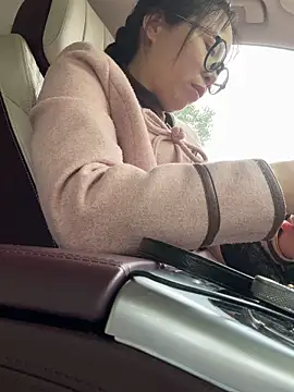 Snapshot of aa520uv chatting on 11.06.25 aa520uv online show from 11.06.25