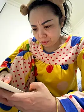 Snapshot of aa520uv chatting on 11.06.25 aa520uv online show from 11.06.25