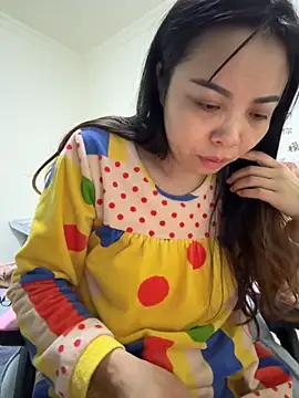 Snapshot of aa520uv chatting on 11.18.25 aa520uv online show from 11.18.25