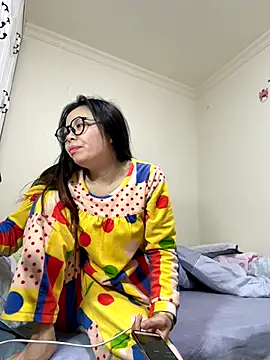 Snapshot of aa520uv chatting on 11.23.25 aa520uv online show from 11.23.25