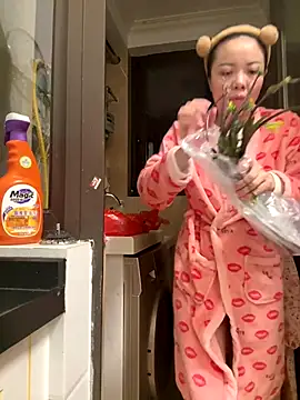 Snapshot of aa520uv chatting on 12.02.25 aa520uv online show from 12.02.25