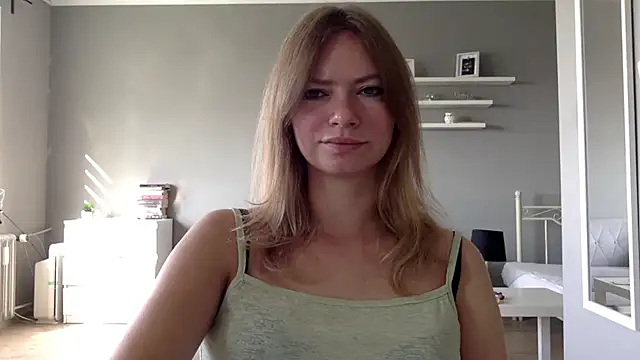 Snapshot of MillieShow chatting on 09.09.25 MillieShow online show from 09.09.25