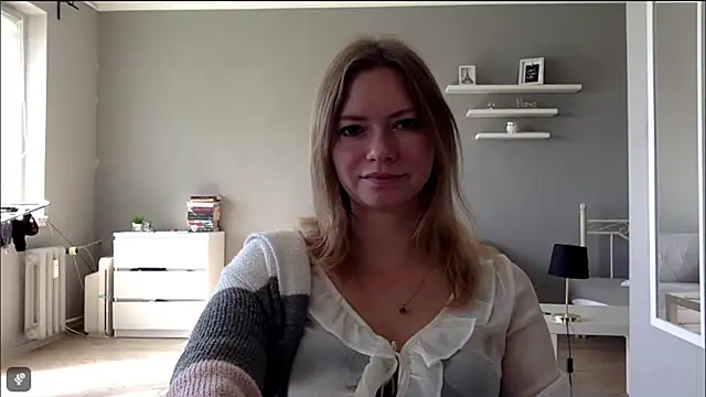 Snapshot of MillieShow chatting on 09.12.25 MillieShow online show from 09.12.25