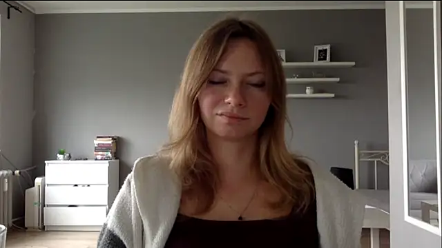 Snapshot of MillieShow chatting on 09.14.25 MillieShow online show from 09.14.25