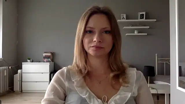 Snapshot of MillieShow chatting on 09.19.25 MillieShow online show from 09.19.25