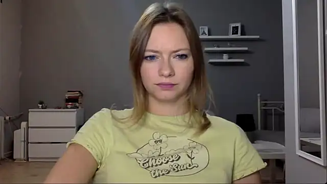 Snapshot of MillieShow chatting on 09.25.25 MillieShow online show from 09.25.25