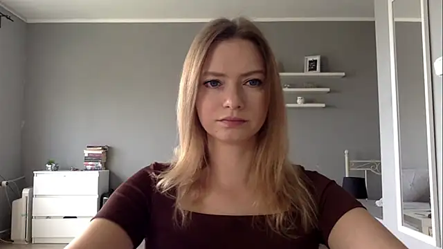 Snapshot of MillieShow chatting on 09.27.25 MillieShow online show from 09.27.25