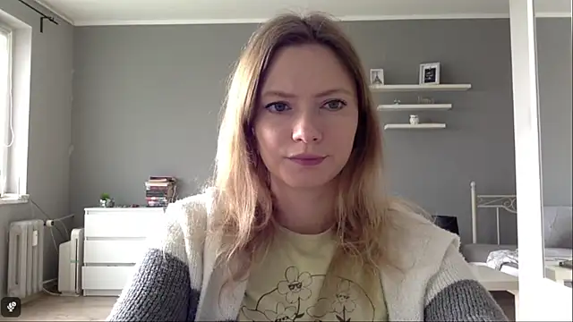 Snapshot of MillieShow chatting on 10.07.25 MillieShow online show from 10.07.25