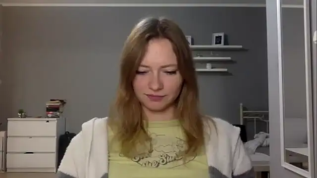 Snapshot of MillieShow chatting on 10.20.25 MillieShow online show from 10.20.25