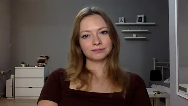 Snapshot of MillieShow chatting on 10.26.25 MillieShow online show from 10.26.25