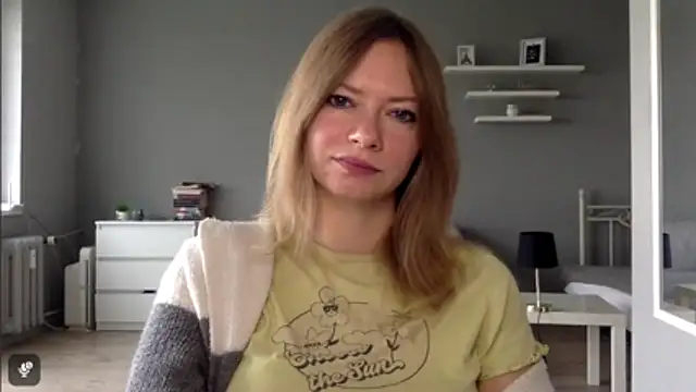 Snapshot of MillieShow chatting on 10.28.25 MillieShow online show from 10.28.25